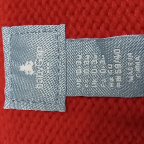 baby Gap red, cable knit, button-up, cardigan - Picture 3 of 4
